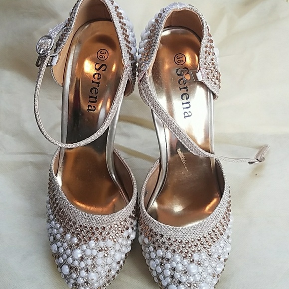 Shoes - Picture 3 of 4